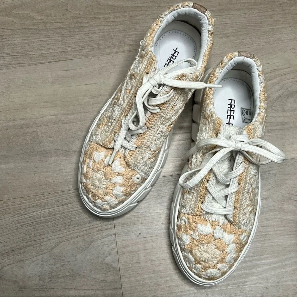 NEW Free People Catch Me If You Can Crochet Platform Sneaker, size 37/ US 6.5